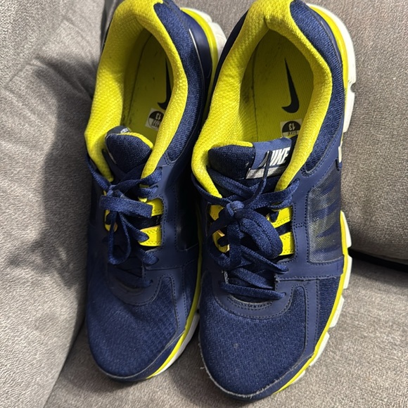 Nike Dual Fusion St 2 Running Shoes - Picture 1 of 8